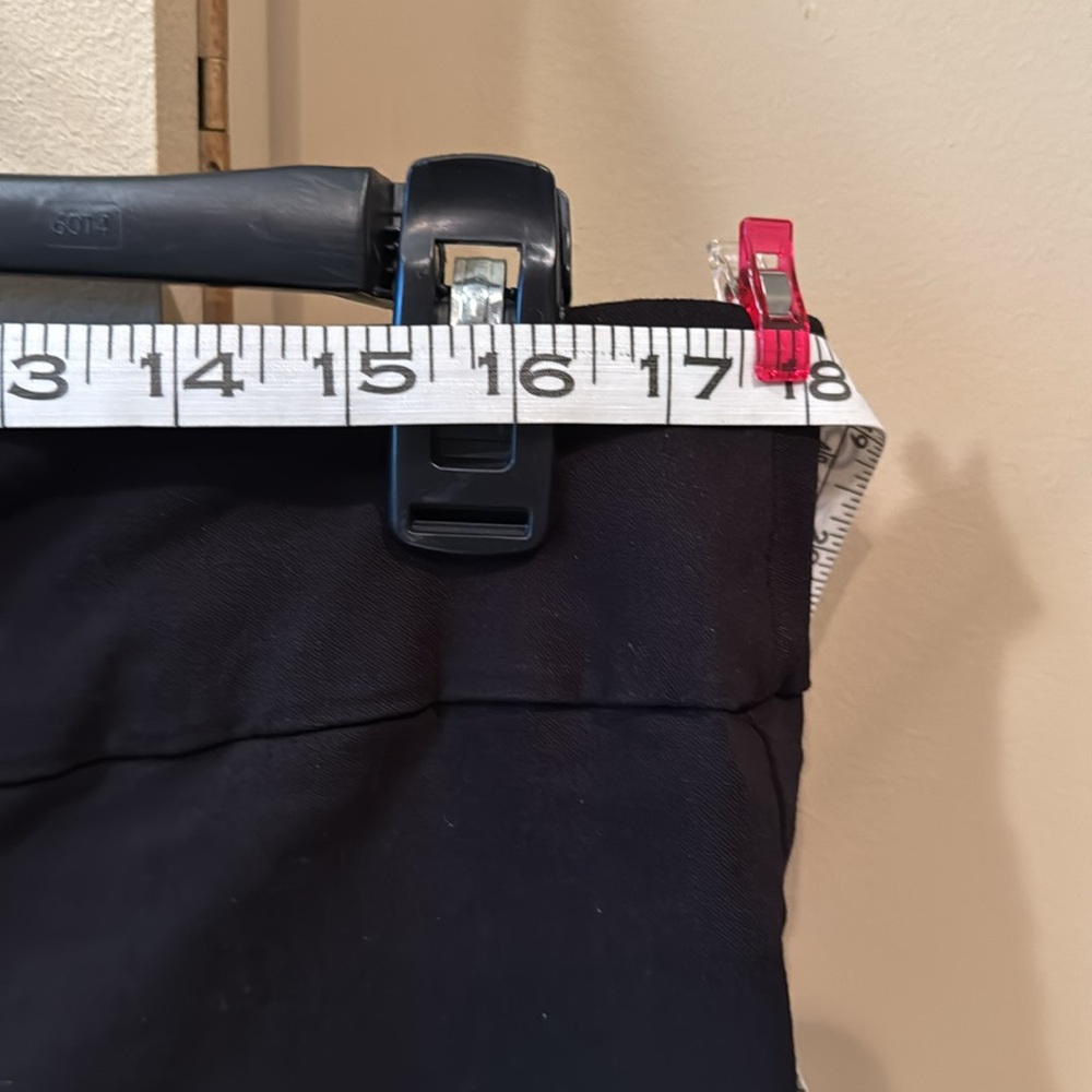 Ruby Rd. Black Bermuda shorts. - Picture 3 of 4